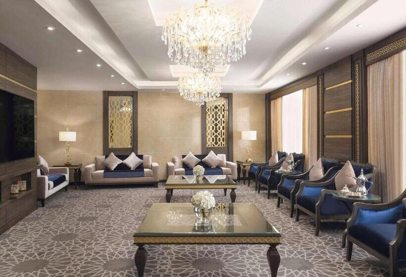 Королевский Люкс, Mövenpick Hotel Qassim