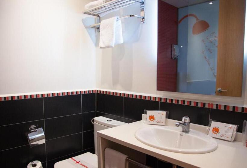 Номер Стандарт Трехместный, Bed4u Tudela