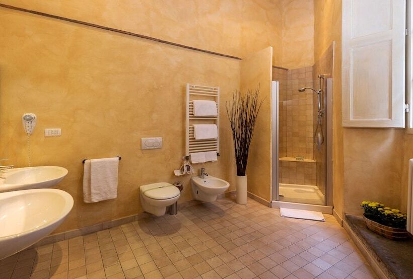 اتاق سوپریور, Italia Cortona