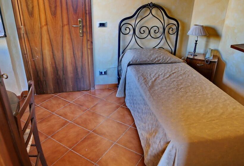 اتاق استاندارد یک نفره, Italia Cortona
