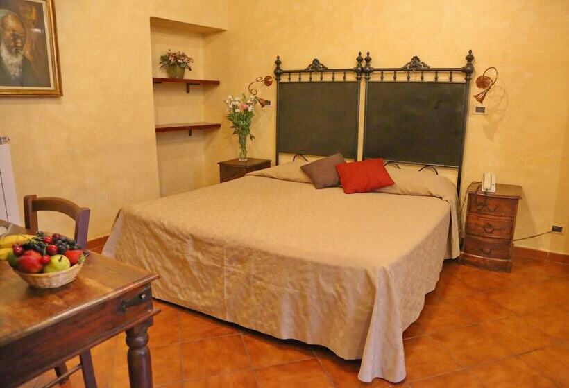اتاق استاندارد سه نفره, Italia Cortona