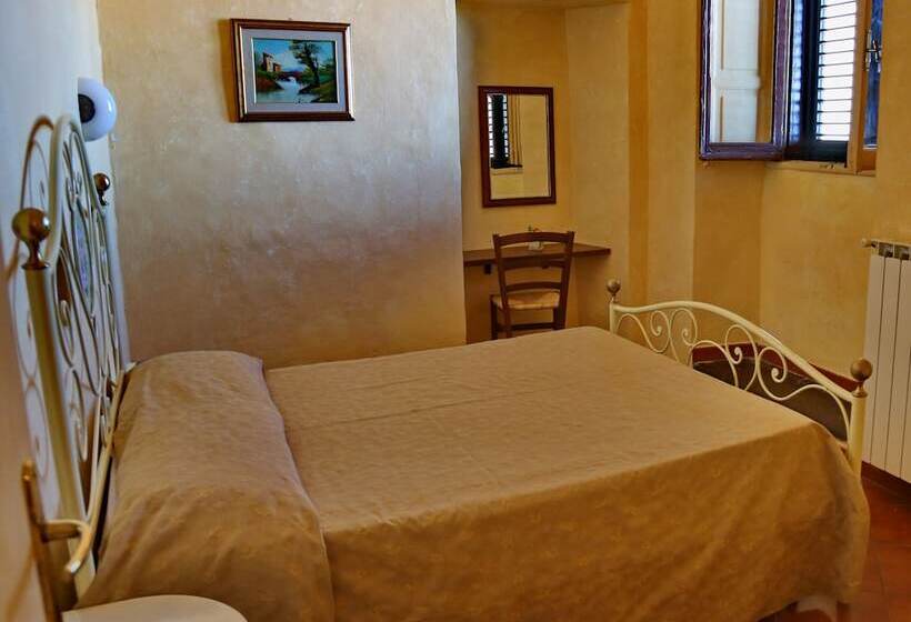 اتاق خانوادگی, Italia Cortona
