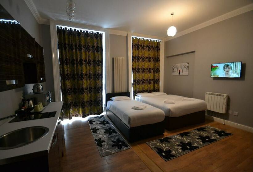 スタンダードスタジオ, Hyde Park Suites   Apartments
