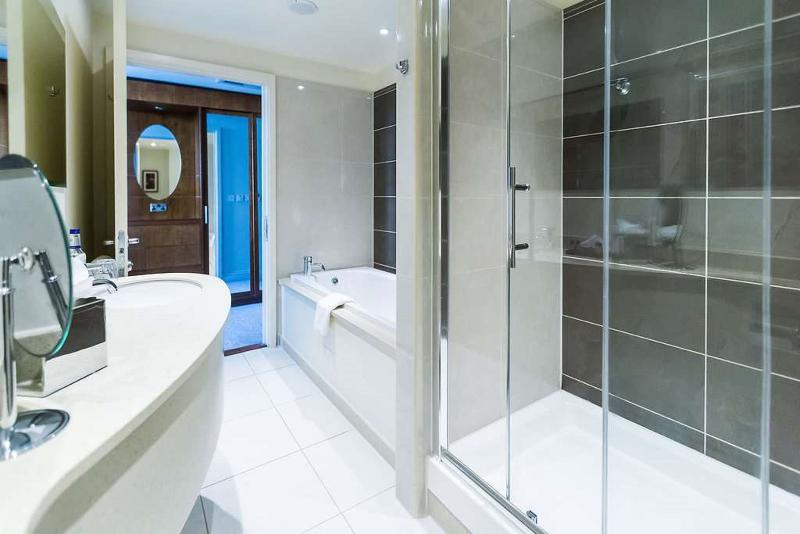 Люкс Повышенной Комфортности, Manchester Marriott Hotel Piccadilly