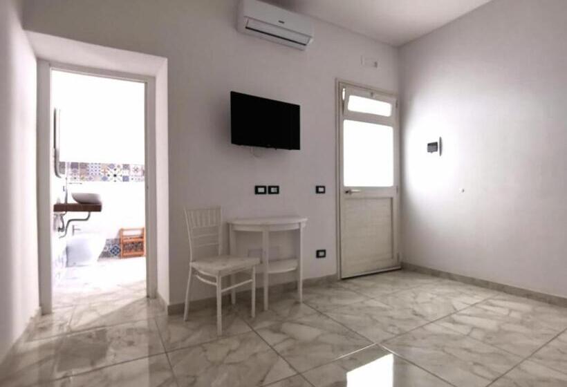 اتاق لوکس با تخت بزرگ, Paolanna Luxury Rooms