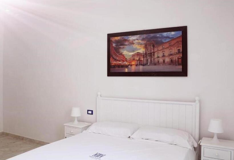 اتاق لوکس با تخت بزرگ, Paolanna Luxury Rooms