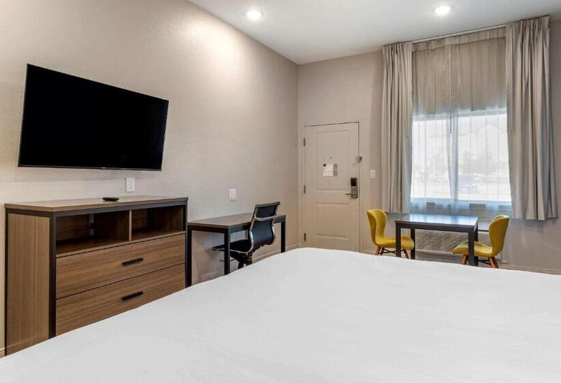 스탠다드 룸 킹사이즈 침대, Clarion Pointe Port Arthur Beaumont South
