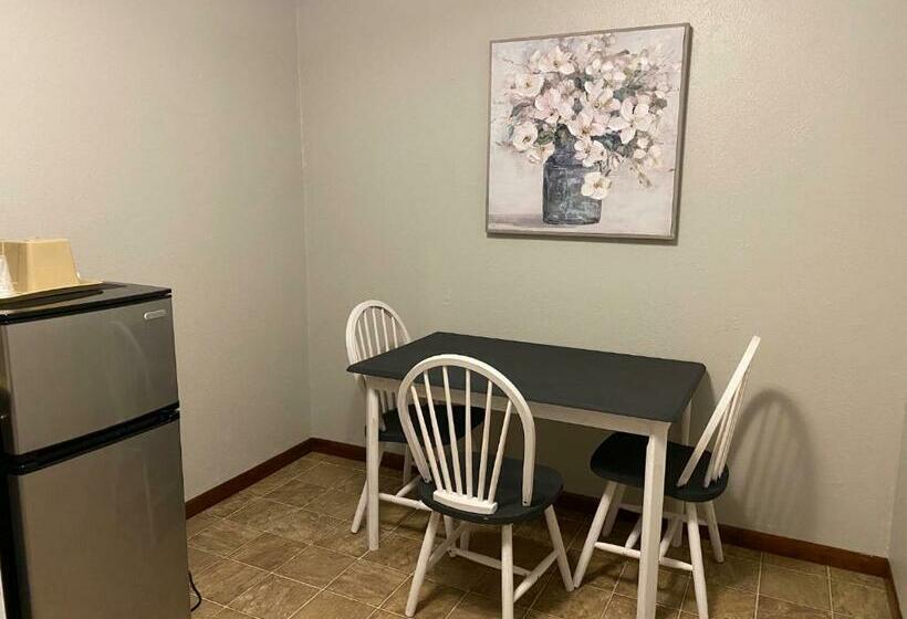 Люкс Повышенной Комфортности, Rockwood Resort Motel