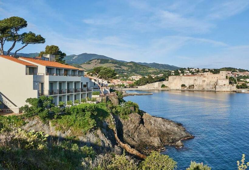 Номер Стандарт Вид на Море, Les Roches Brunes