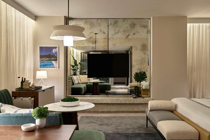 غرفة قياسية سرير كينج, Thompson Hollywood, By Hyatt