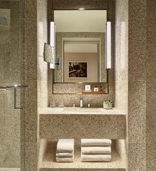 غرفة قياسية سرير كينج لذوى الإحتياجات الخاصة, Thompson Hollywood, By Hyatt