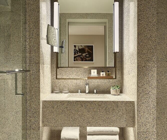 غرفة قياسية سرير مزدوج, Thompson Hollywood, By Hyatt