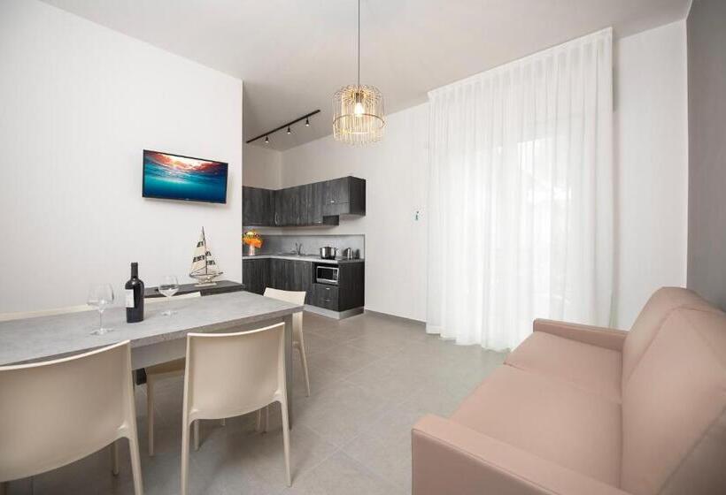 Apartamento 2 Dormitórios, Residence Ondamare