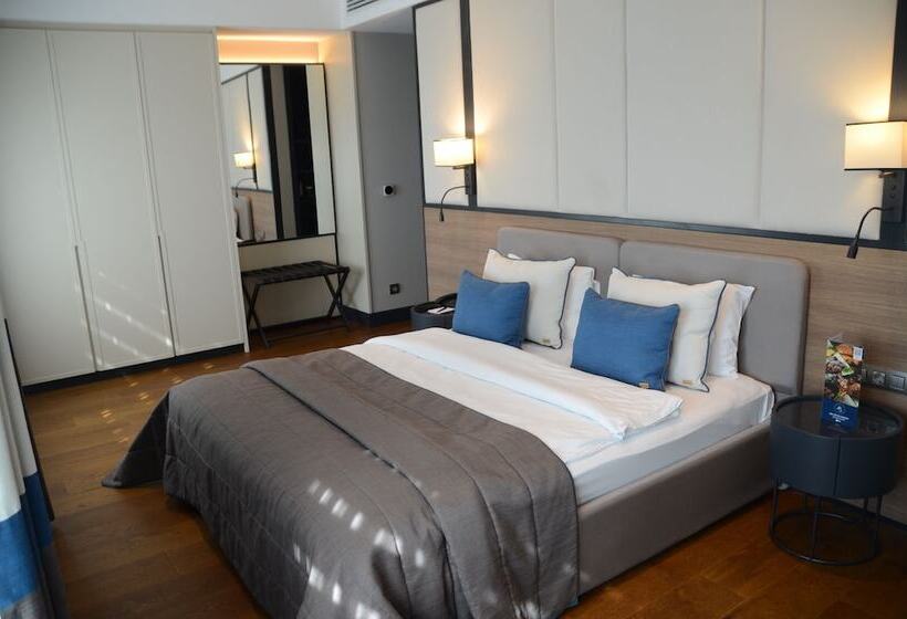 豪华房间, The Fortyfive Business Hotel & Spa