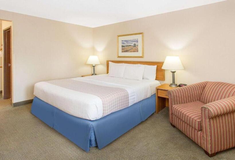 استودیو استاندارد با تخت کینگ, Baymont By Wyndham Davenport