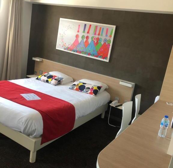 اتاق سوپریور چهار تخته, Brit Hotel Quimper Nord