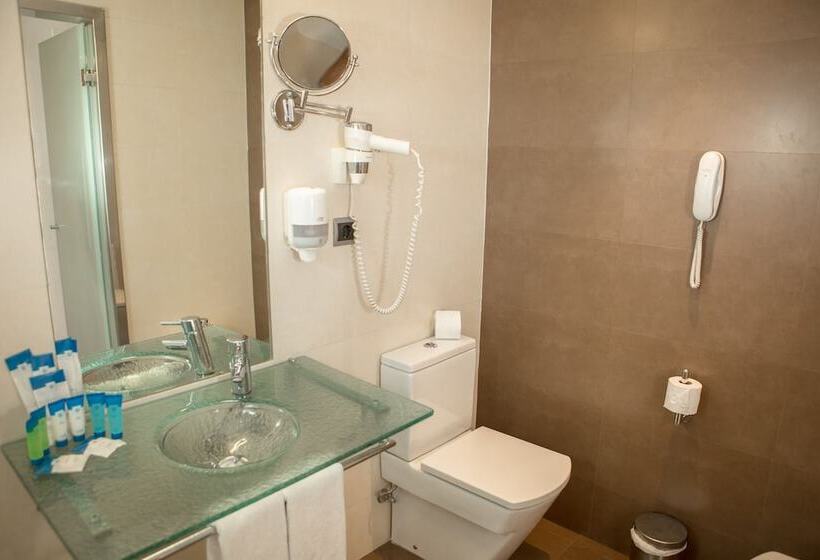 غرفة قياسية مطلّة علي حمام السباحة, Rvhotels Nautic Park