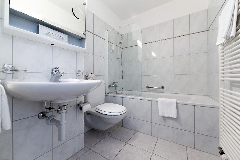 اتاق استاندارد با تخت بزرگ, Hilton Garden Inn Tulsa South