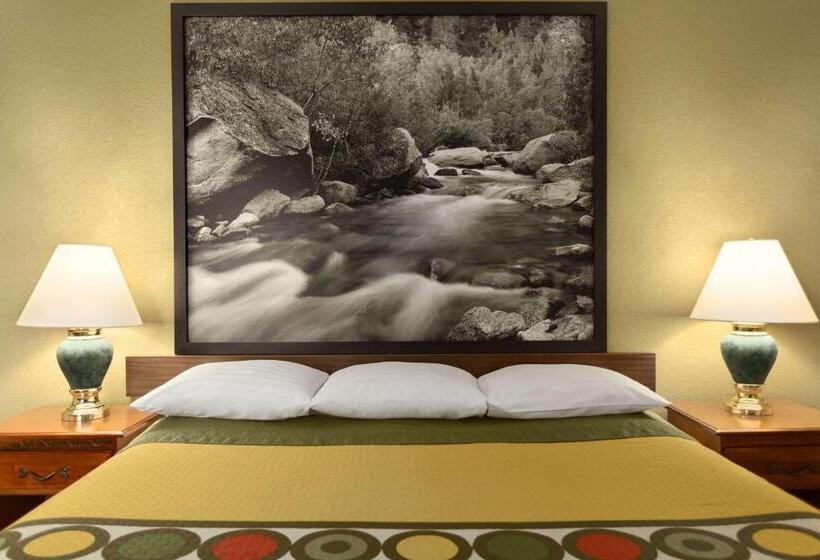Люкс Deluxe Кровать Кинг, Super 8 By Wyndham Ridgecrest