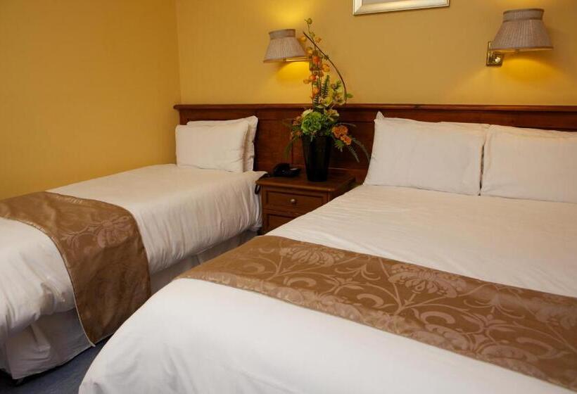 Семейный Номер, Leens Hotel