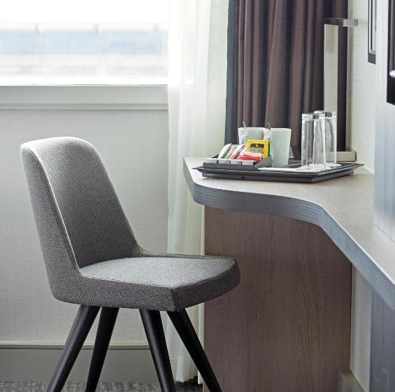 Номер Стандарт, Hyatt Place London Heathrow Airport