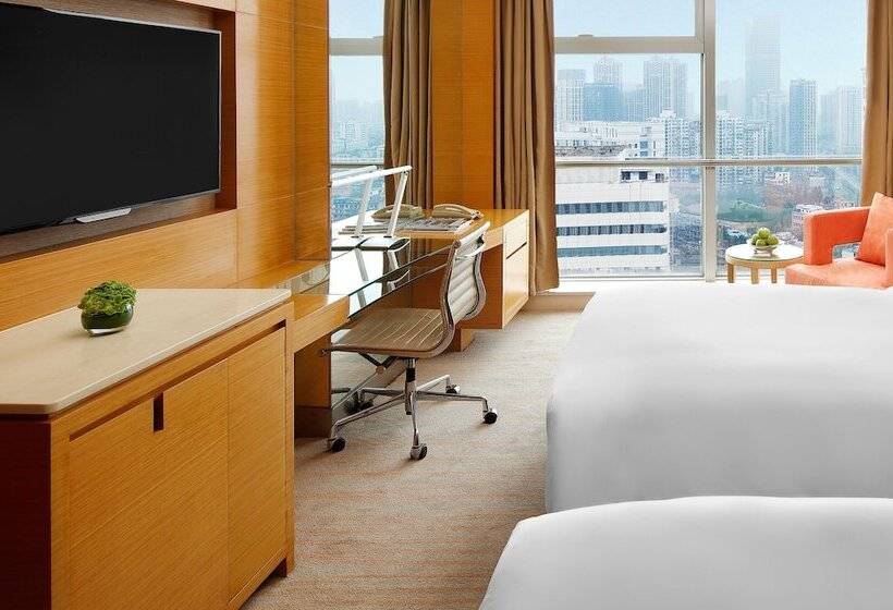 سوییت, New World Wuhan