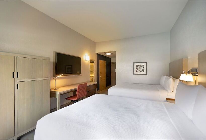 اتاق لوکس با چشم‌انداز استخر, Four Points By Sheraton Caguas Real