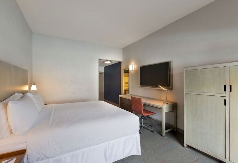 اتاق لوکس با چشم‌انداز استخر, Four Points By Sheraton Caguas Real