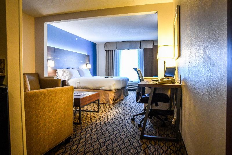 Люкс Кровать Кинг, Holiday Inn Express Hotel & Suites   Concord, An Ihg