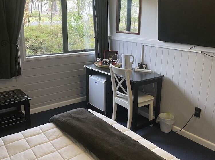 Студия Стандарт, Lakefront Lodge Taupo