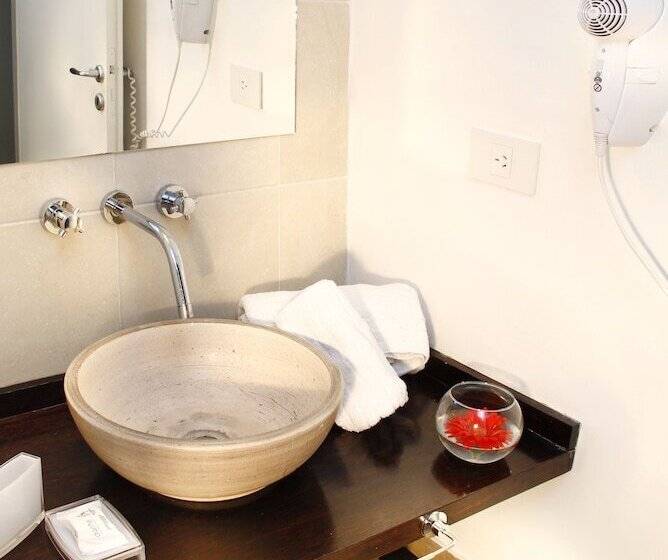 اتاق استاندارد چهار تخته, Nina Suites