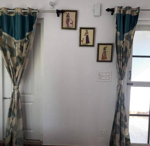 스탠다드 룸 호수 전망, White House In Nainital