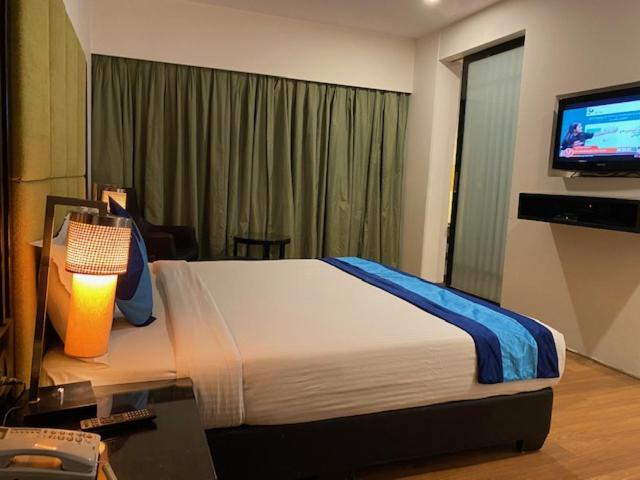 Quarto Deluxe, Ebony Boutique