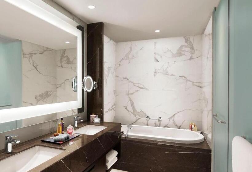 Апартаменты 1 Спальня с Балконом, Taj Wellington Mews Chennai