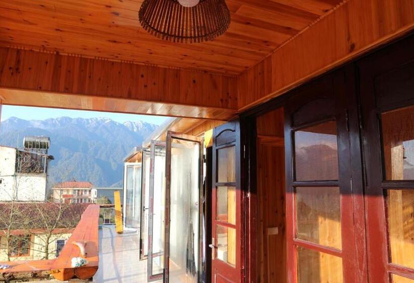 اتاق استاندارد با چشم‌انداز کوهستان, Mây Núi Homestay