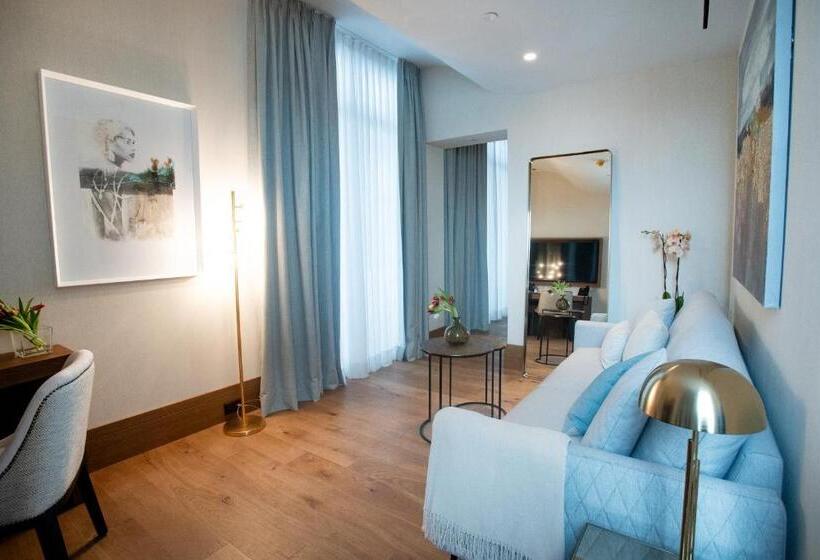 اتاق استاندارد سه نفره, Soho Boutique Equitativa
