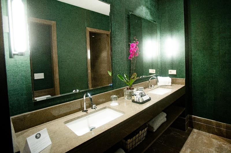 سوییت جونیور, Soho Boutique Equitativa