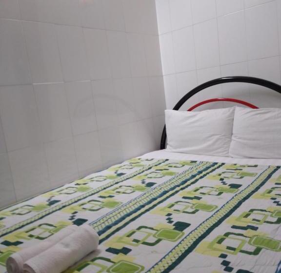 اتاق اکونومی, Guest House Uttrang