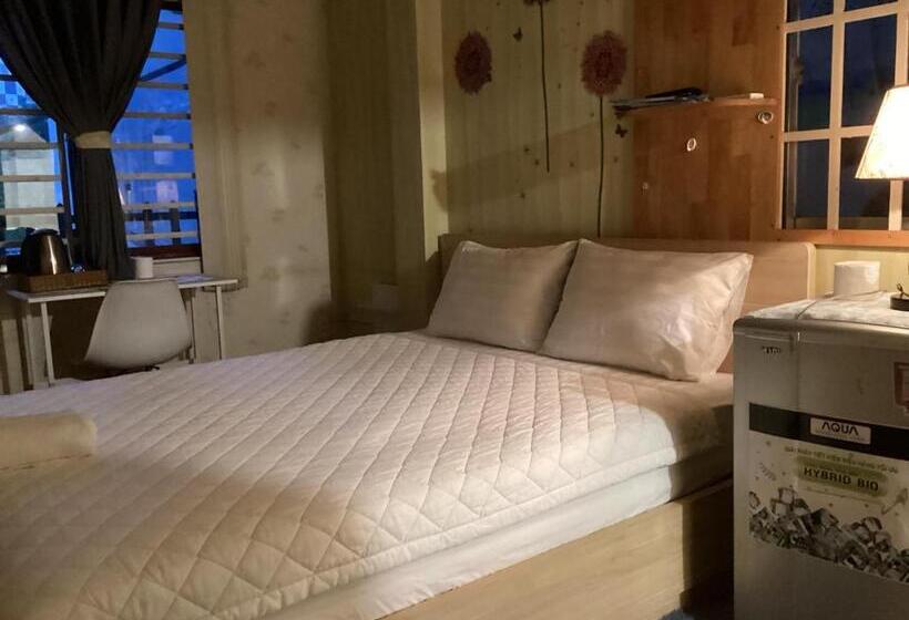 اتاق لوکس, Guest House Uttrang