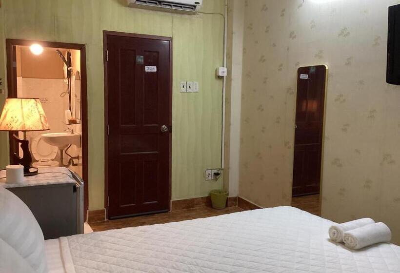 اتاق لوکس, Guest House Uttrang