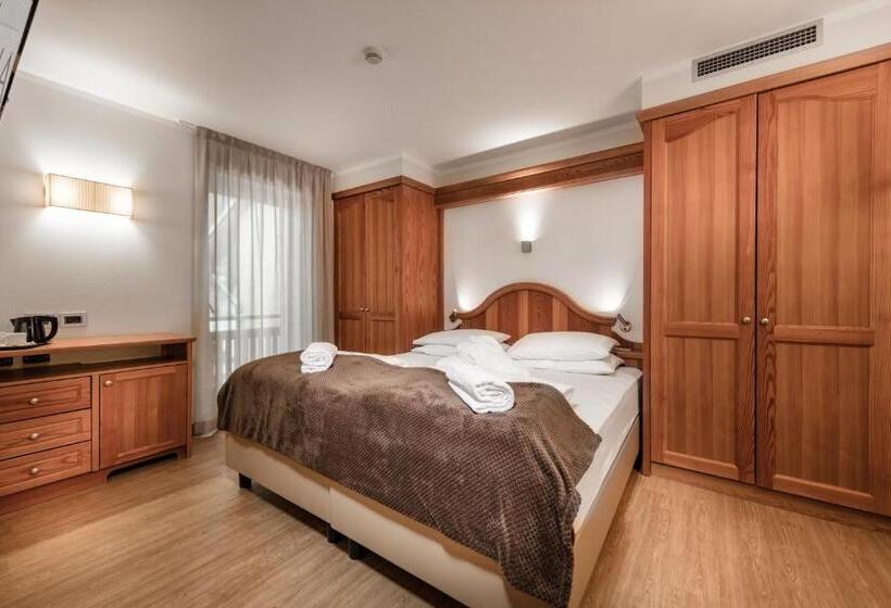 اتاق سوپریور خانوادگی, Family Hotel Serena