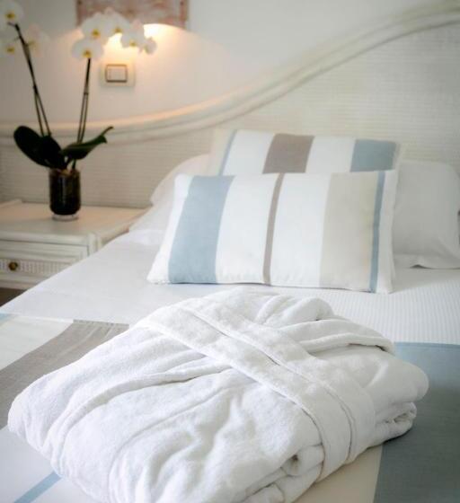 اتاق سوپریور با چشم‌انداز دریا, Gabbiano Azzurro Hotel & Suites