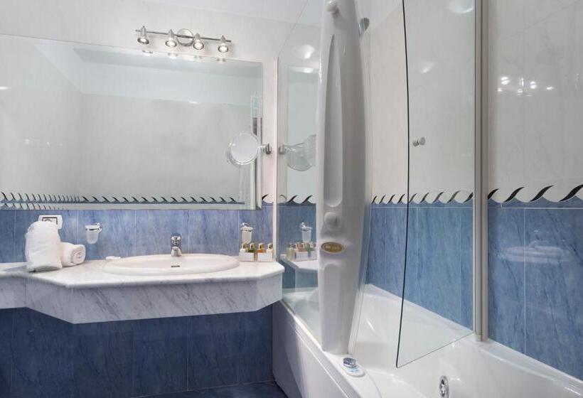 اتاق سوپریور با چشم‌انداز دریا, Gabbiano Azzurro Hotel & Suites