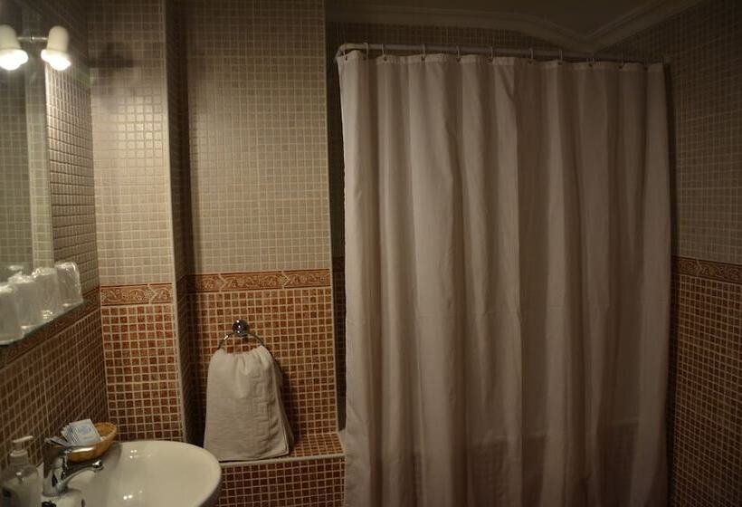 Номер Стандарт Трехместный, Hostal San Miguel