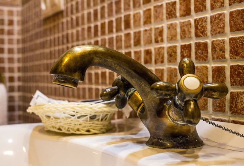 Номер Стандарт Трехместный, Hostal San Miguel