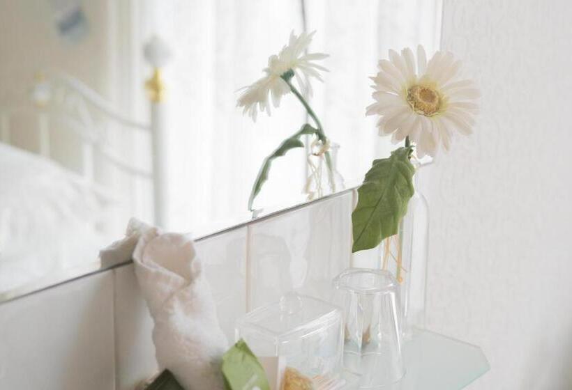 اتاق استاندارد یک نفره, Maison Dieu Guest House