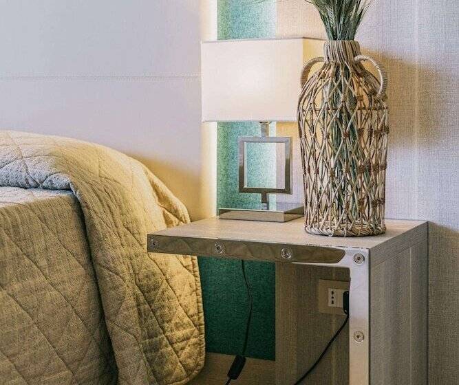 Quarto Triplo Superior, Mclub Alicudi