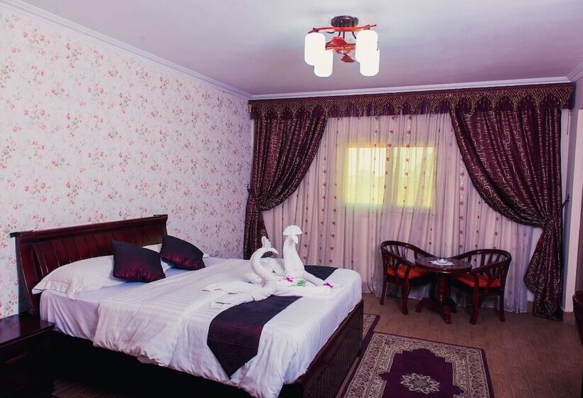 اتاق استاندارد با چشم‌انداز استخر, La Viena Health Resort