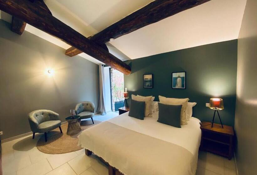 اتاق استاندارد اینتریور, Le Jas De Joucas Hôtel Restaurant