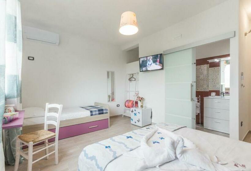 اتاق لوکس چهار تخته, B&b Annita   Porto Cesareo